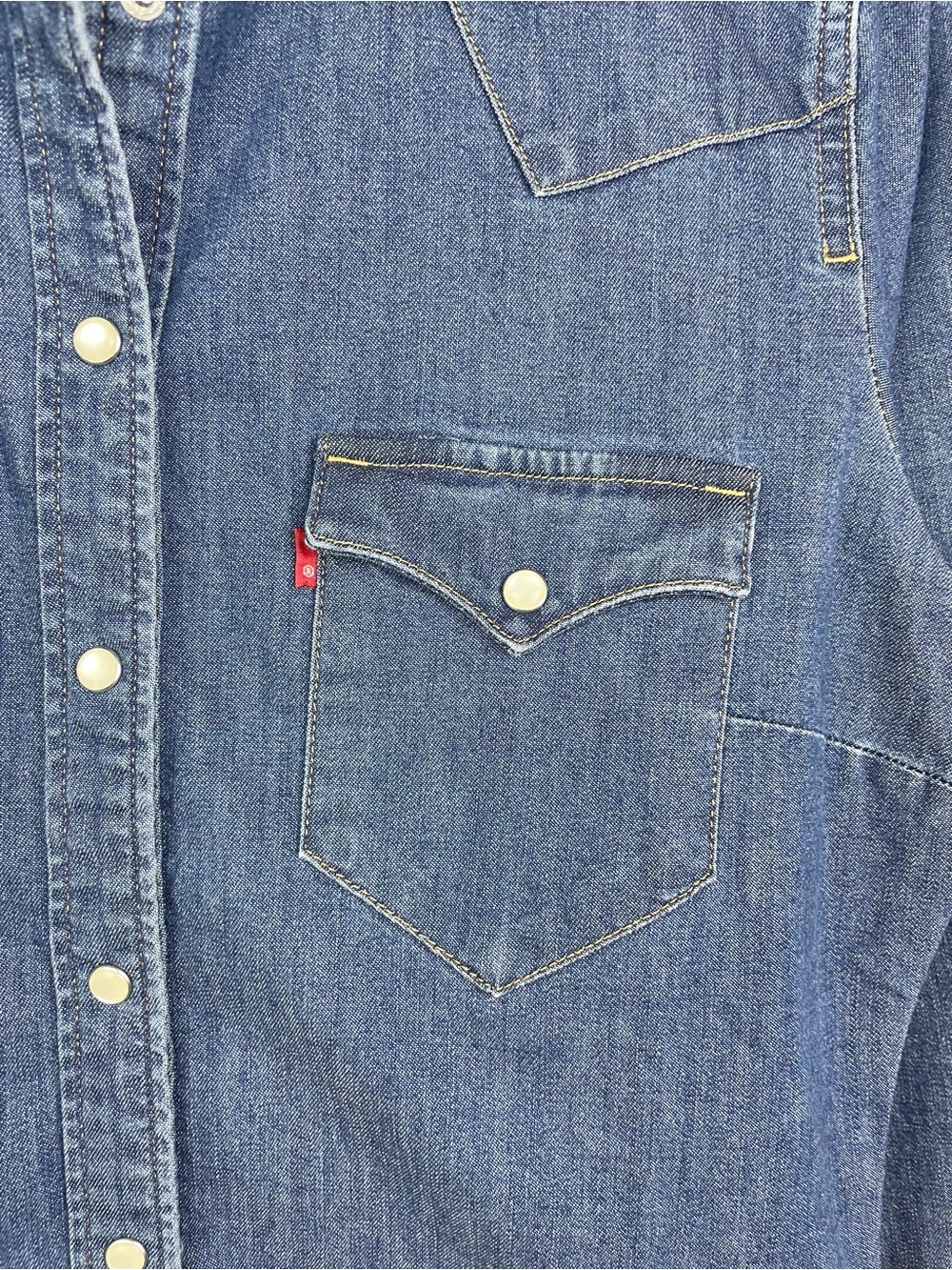 Levi's Women's XS Tailored Fit Classic Denim Western Shirt Blue Pearl Snaps Blue - Picture 8 of 16